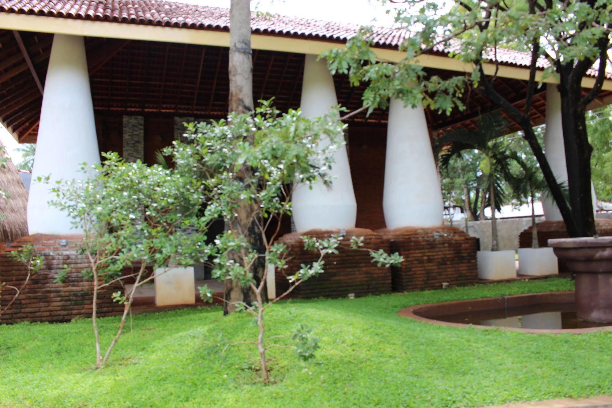 Avasta Resort And Spa Anuradhapura Exterior photo