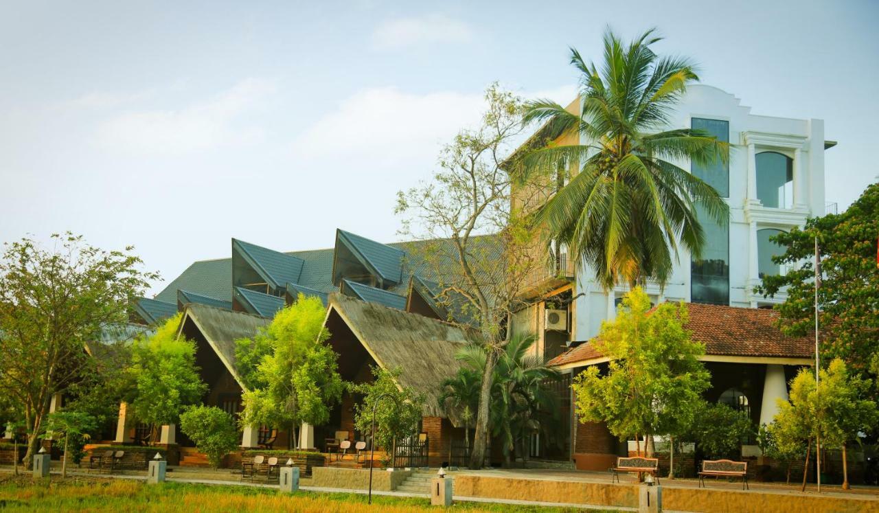 Avasta Resort And Spa Anuradhapura Exterior photo