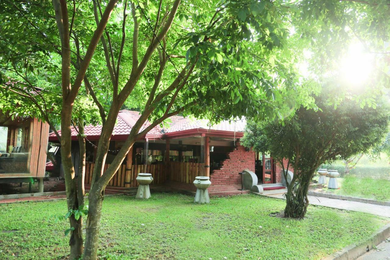 Avasta Resort And Spa Anuradhapura Exterior photo